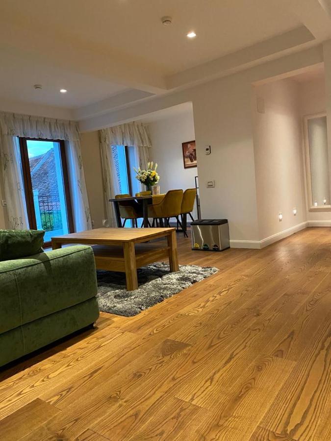 Apartaments Rîşnov 외부 사진